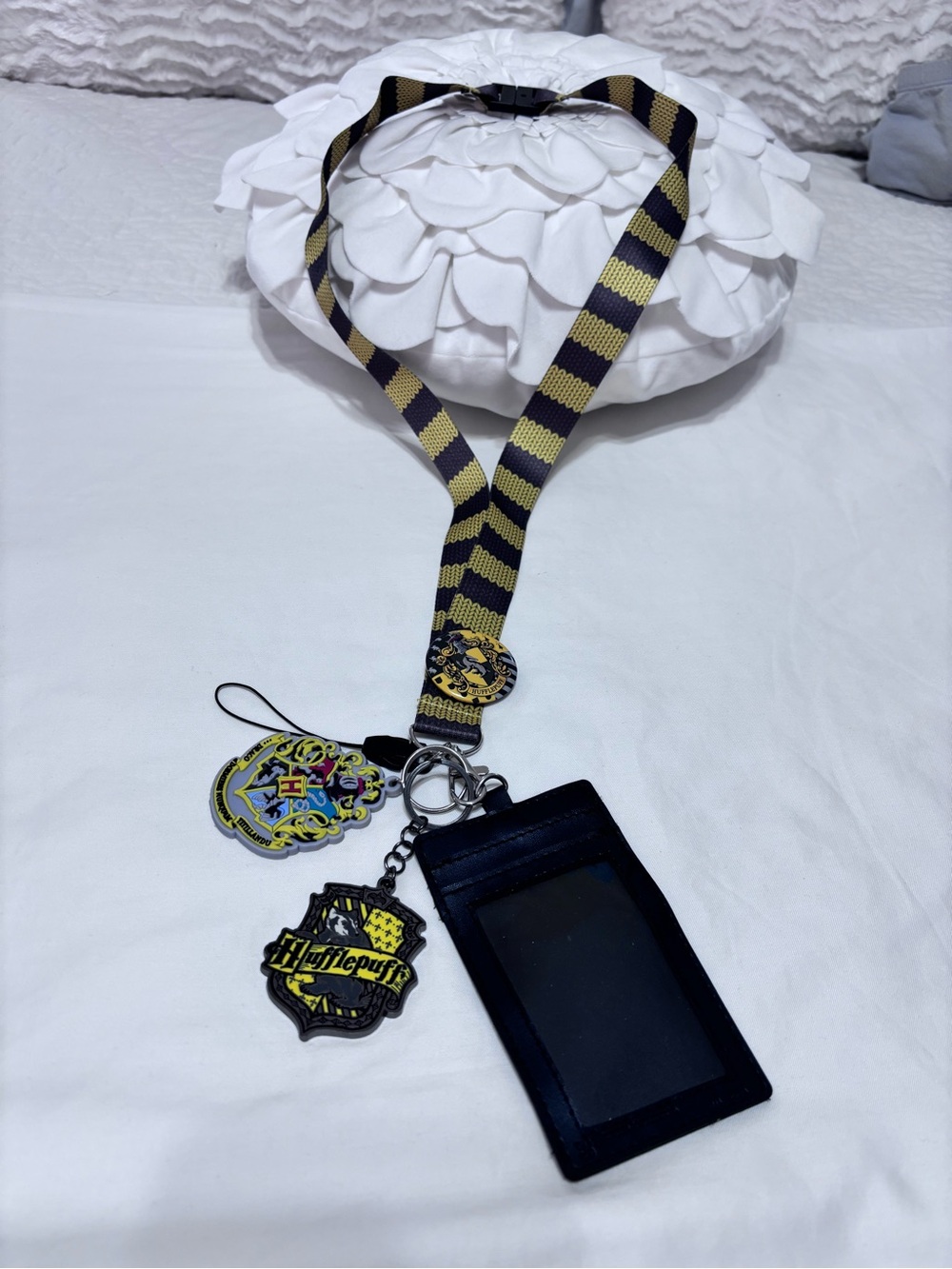 Harry Potter Hufflepuff Lanyard ID Holder Metal & Rubber Key Ring Hogwarts